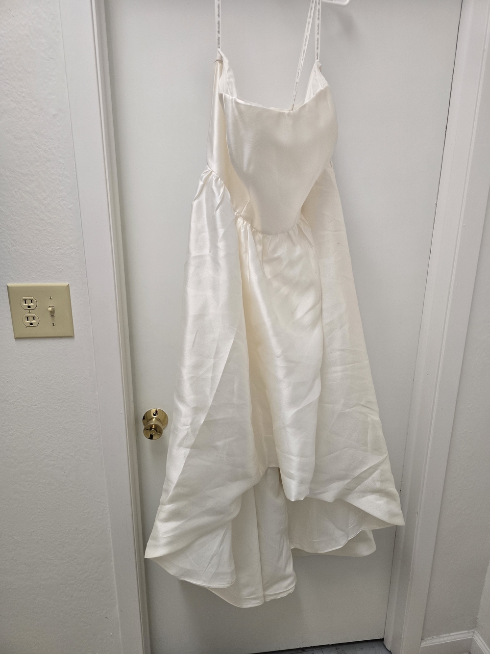 Elegant Cream Slip Wedding Dress with Spaghetti Straps